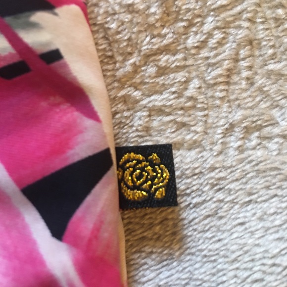 La Vie en Rose (Aquarose) black pink floral one piece cross printed back Size M - Picture 4 of 9